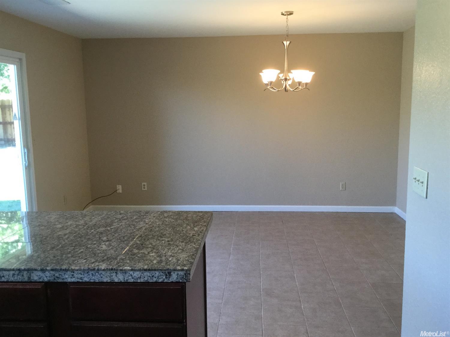 2029 Forest Ln, Manteca, CA 95336 photo 4
