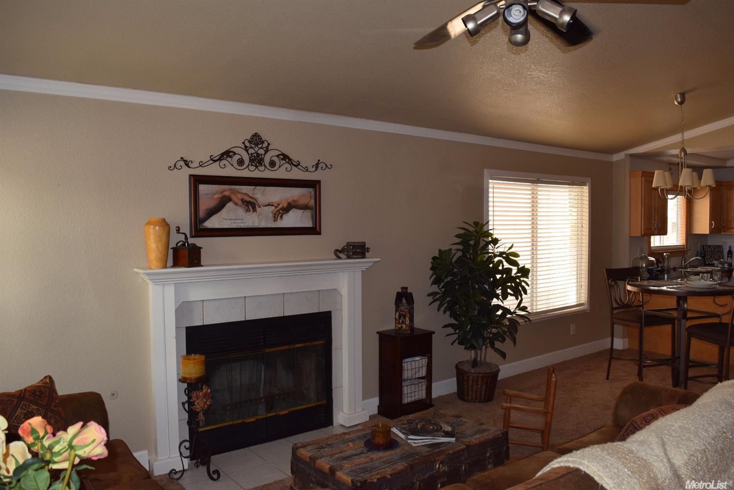 520 Morris Phelps Dr, Tracy, CA 95376 photo 2