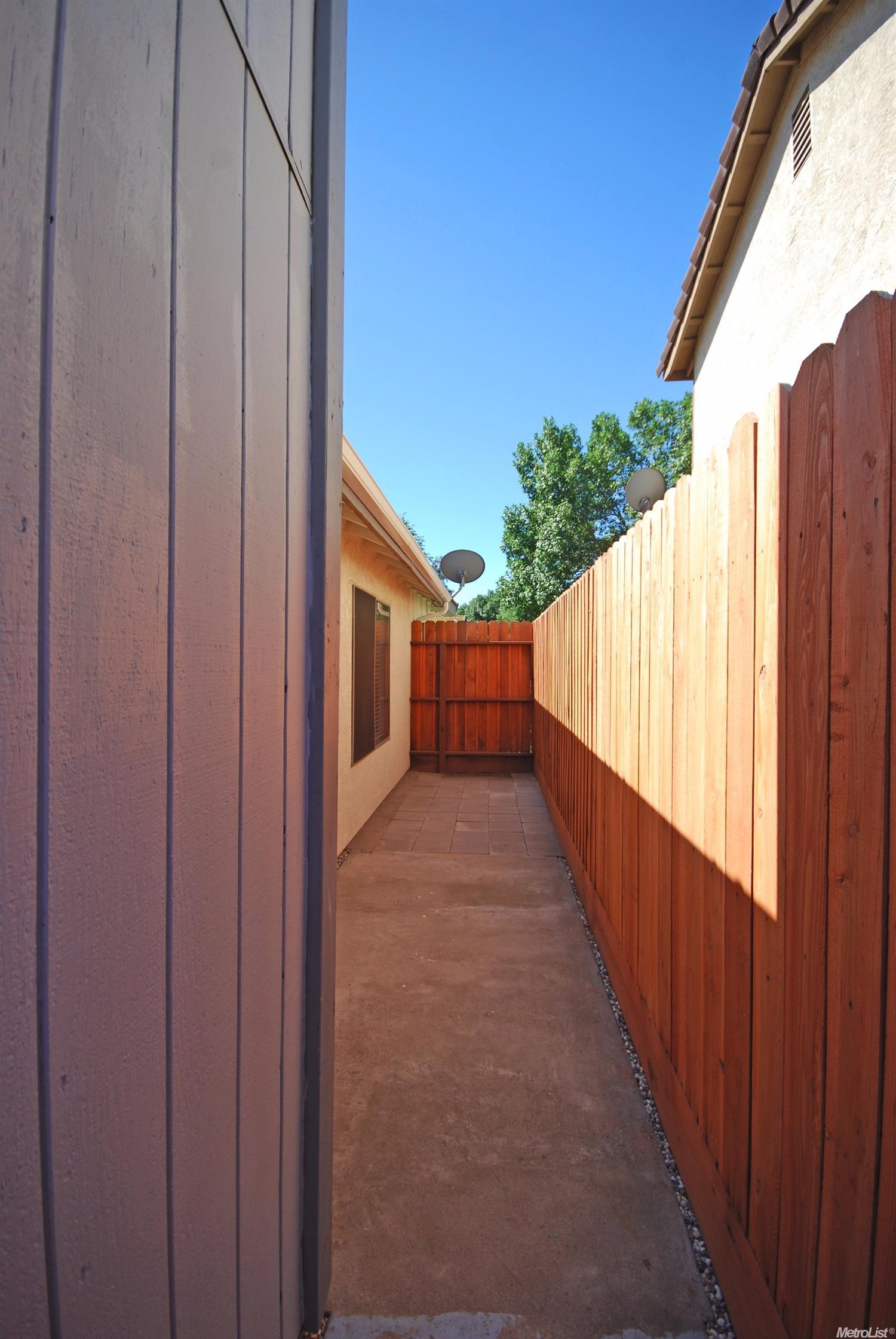 1709 Brett Ln, Modesto, CA 95358 photo 17