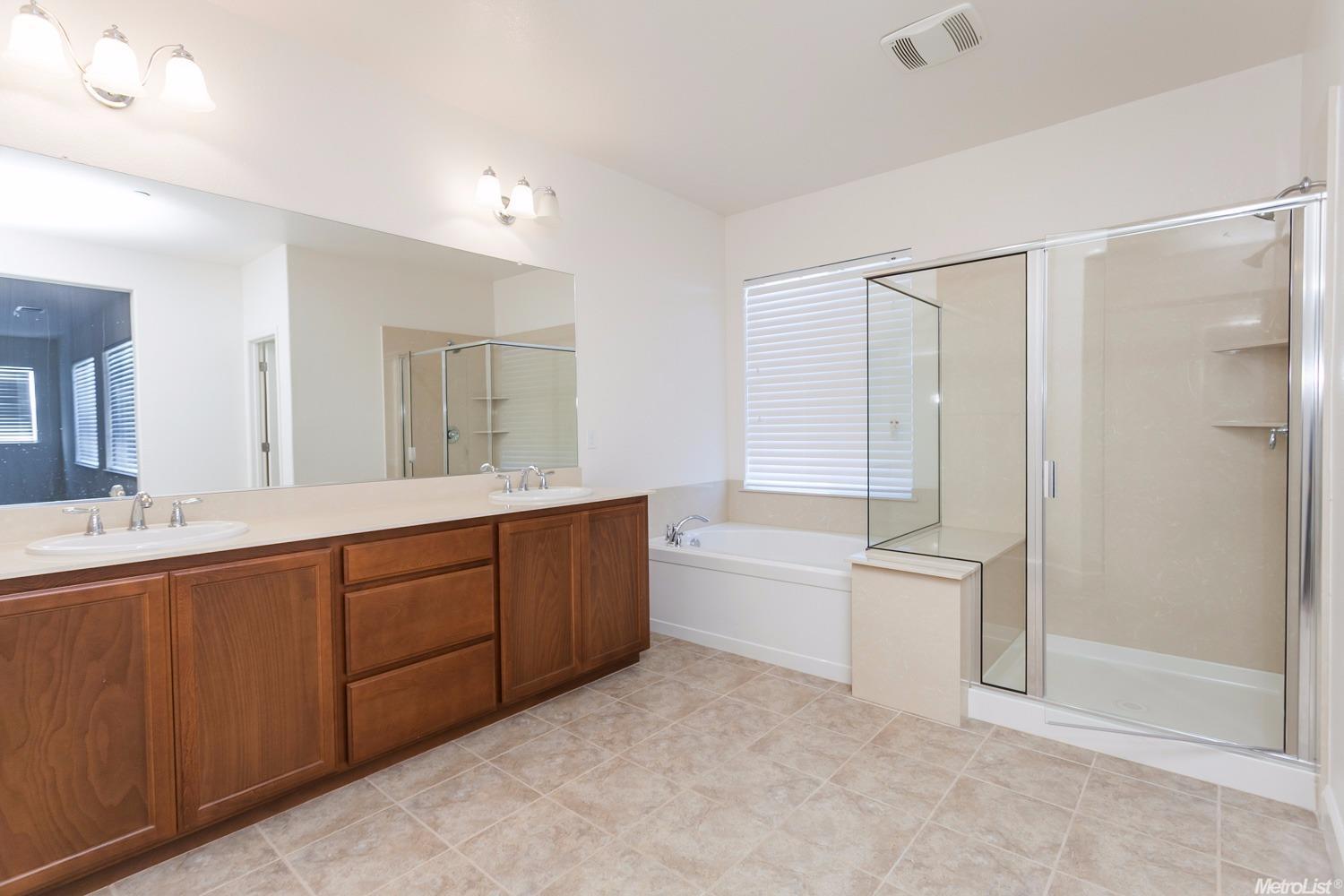 1714 W Woodward Ave, Manteca, CA 95337 photo 17