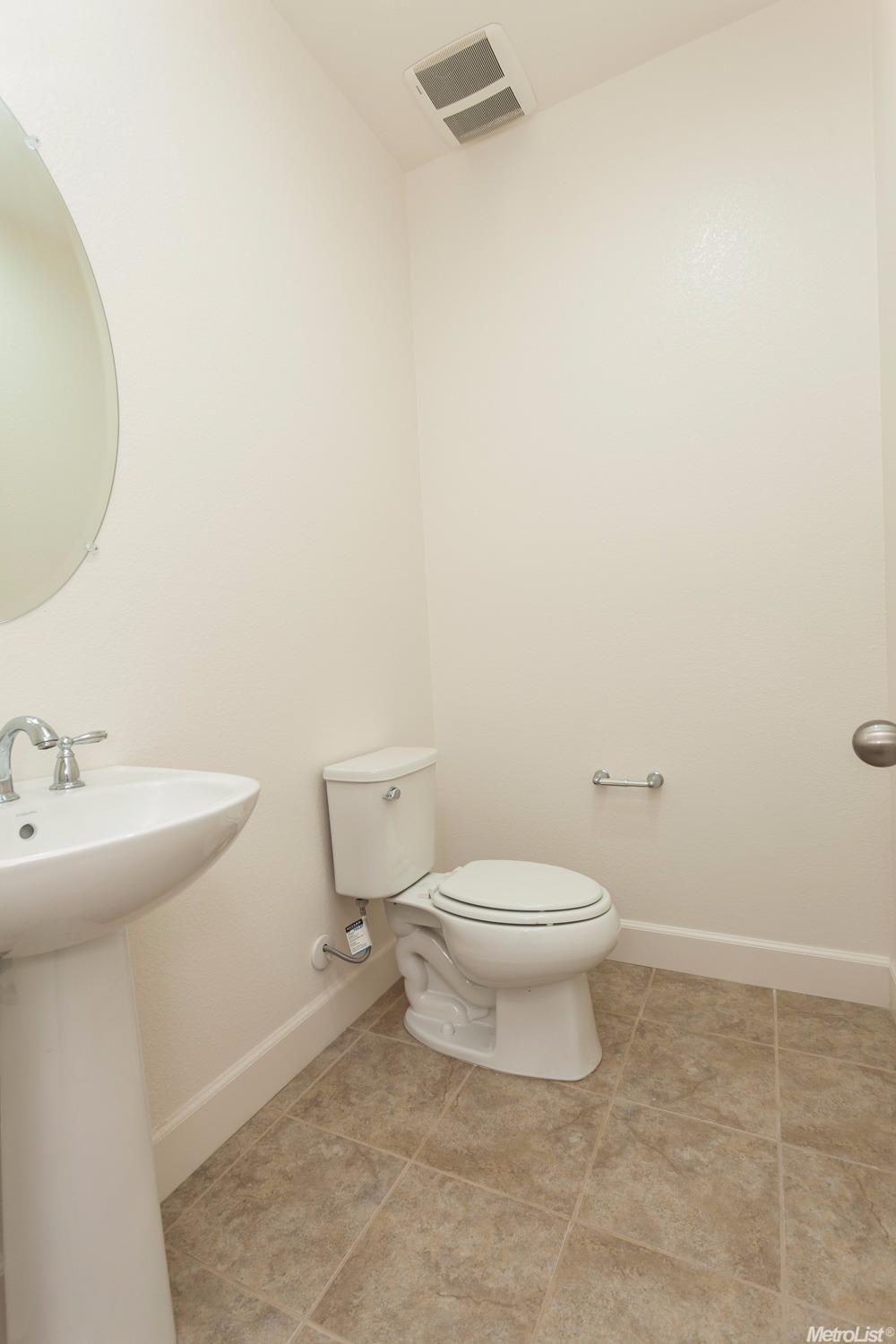 1714 W Woodward Ave, Manteca, CA 95337 photo 14