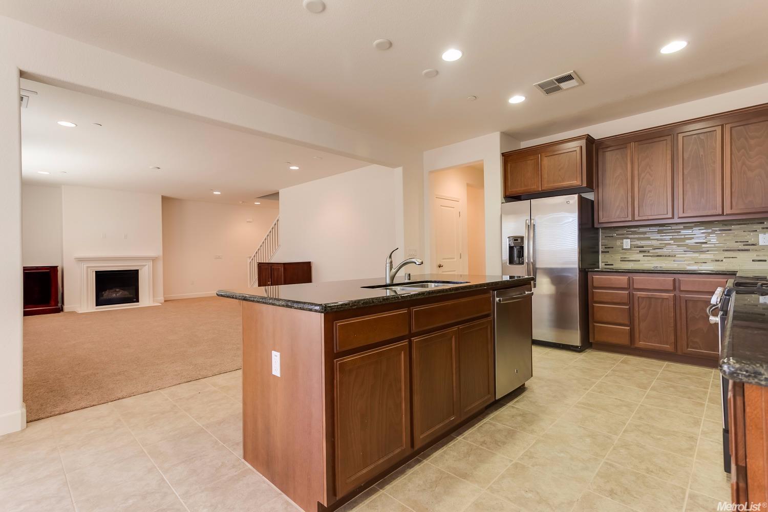 1714 W Woodward Ave, Manteca, CA 95337 photo 5