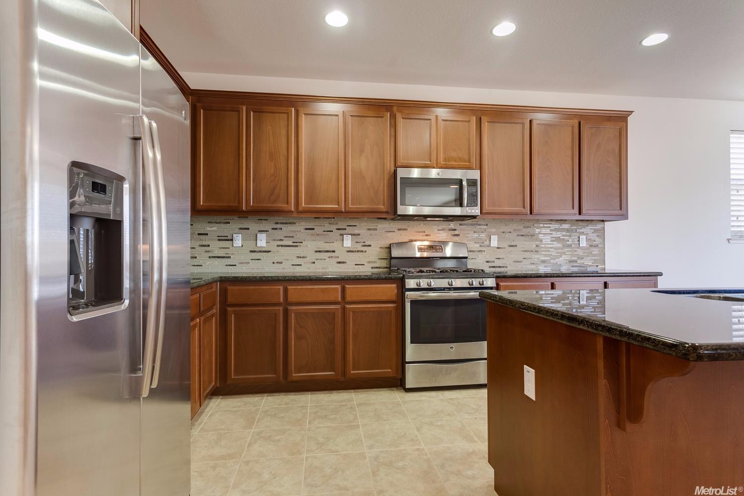 1714 W Woodward Ave, Manteca, CA 95337 photo 3