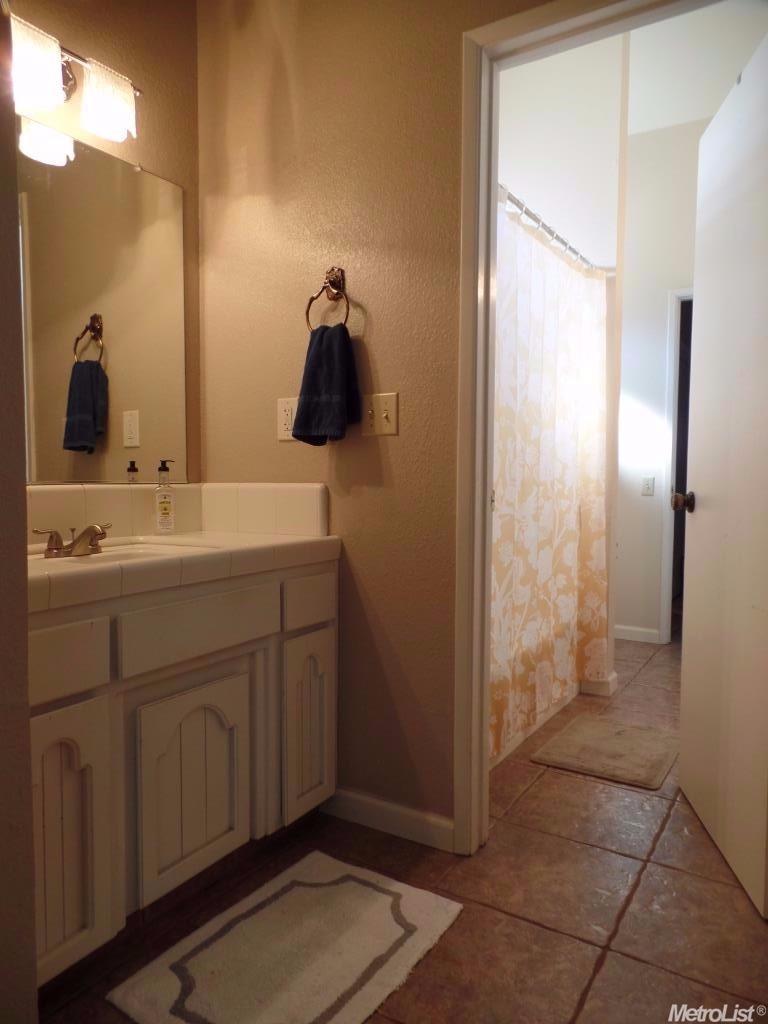 656 Shadowview Ct, Turlock, CA 95382 photo 17
