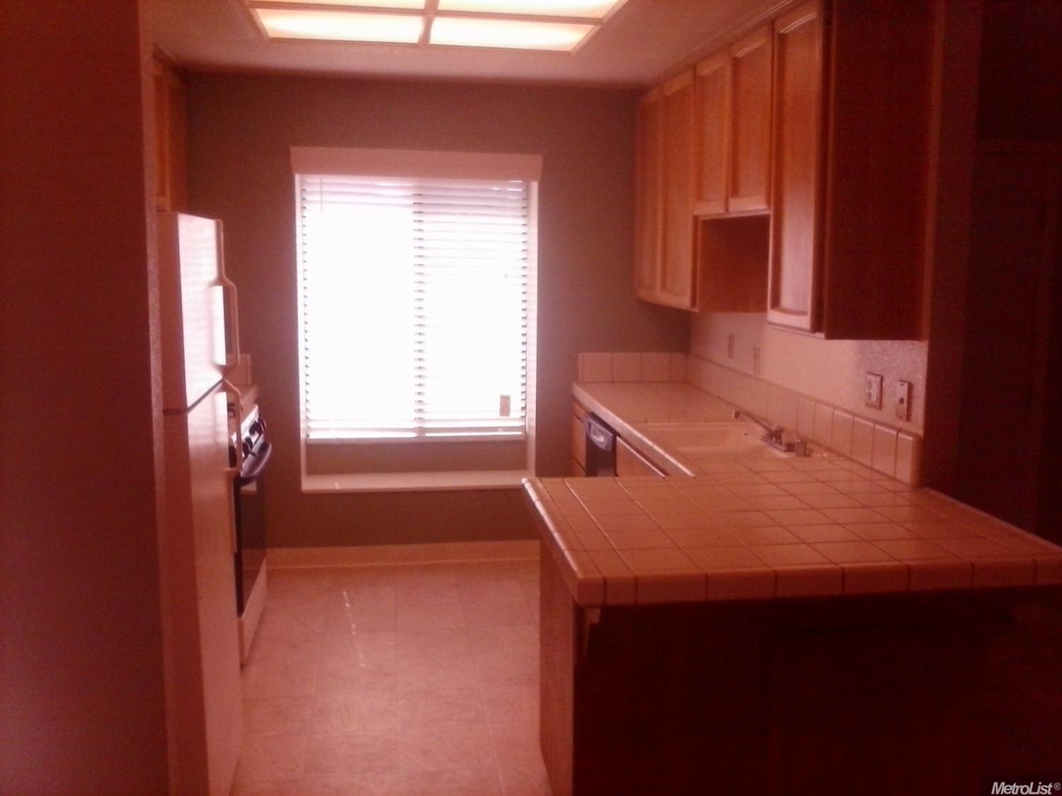 8011 Citron Ct, Antelope, CA 95843 photo 4