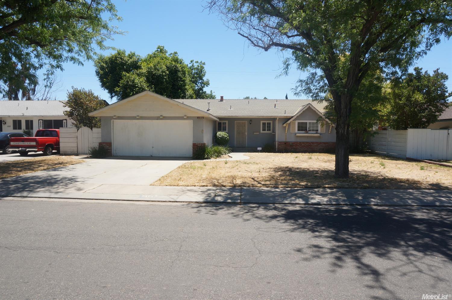 1106 Alameda Dr, Modesto, CA 95351 photo 2