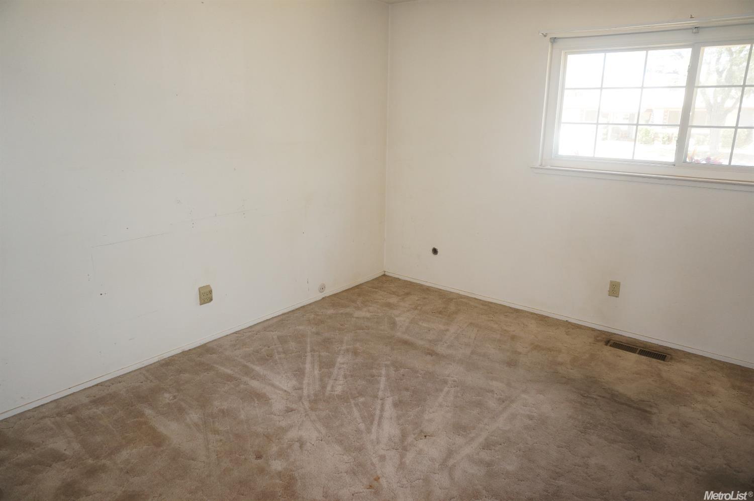 1106 Alameda Dr, Modesto, CA 95351 photo 12
