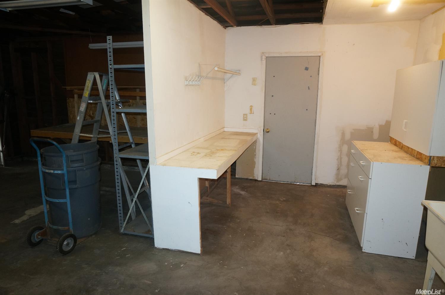 1106 Alameda Dr, Modesto, CA 95351 photo 13