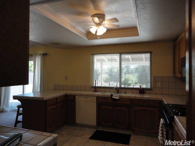 1624 Edgebrook Dr, Modesto, CA 95354 photo 5