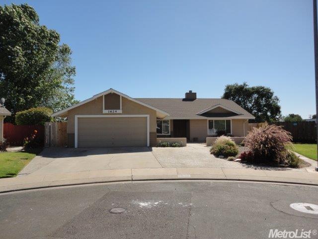 1624 Edgebrook Dr, Modesto, CA 95354 photo 2