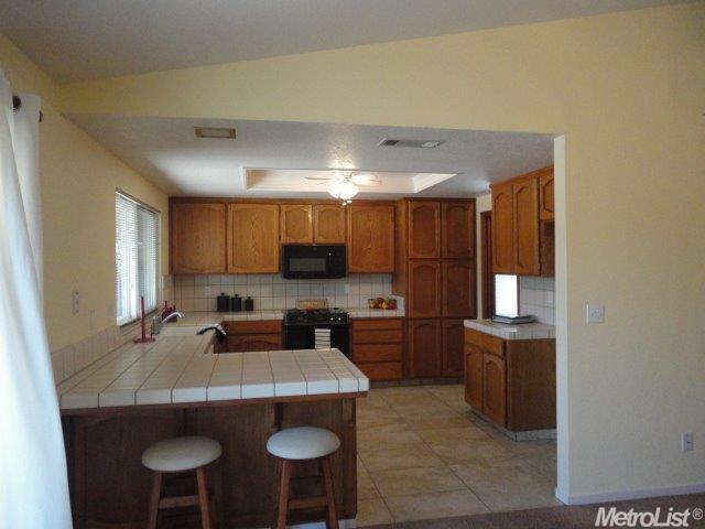 1624 Edgebrook Dr, Modesto, CA 95354 photo 4