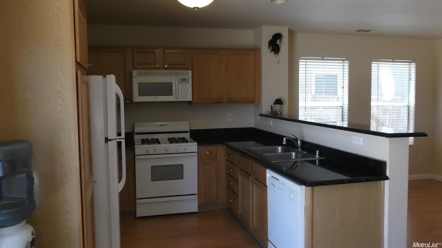 468 Red Robin Dr, Patterson, CA 95363 photo 7