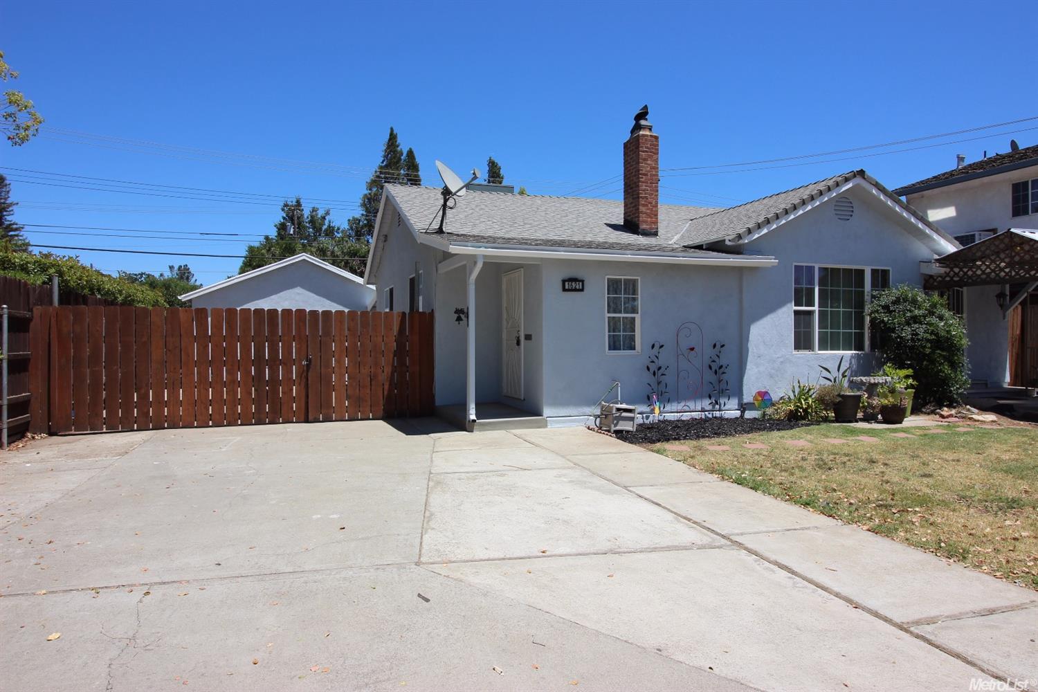1621 Holly Dr, Lodi, CA 95242 photo 2