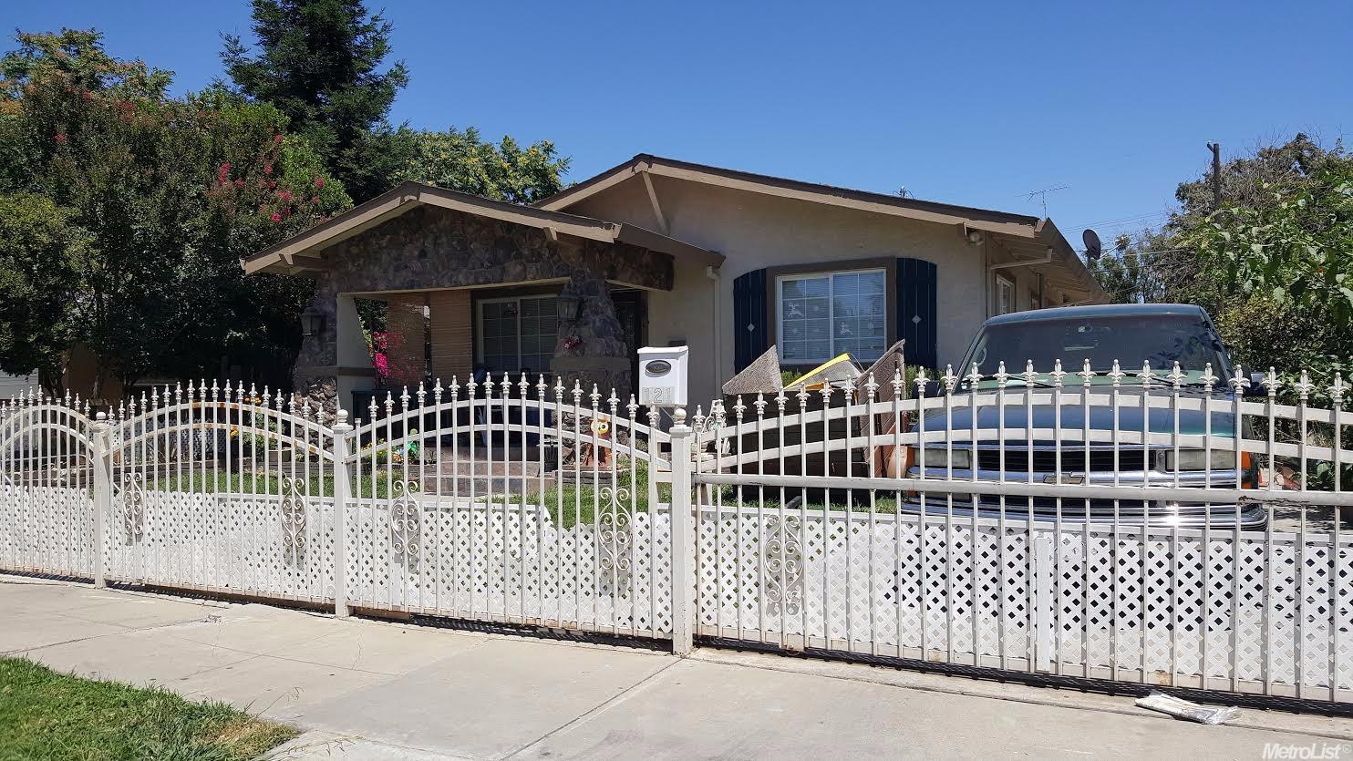 121 Rosemont Ave, Modesto, CA 95351 photo 1