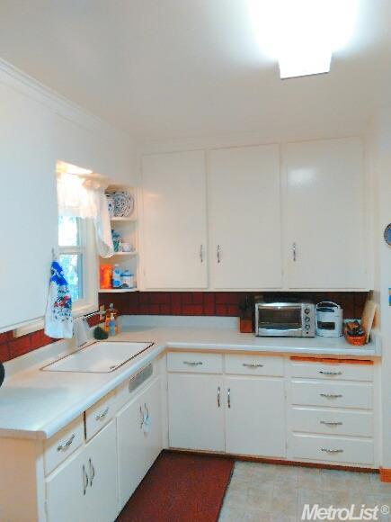 504 E Downs St, Stockton, CA 95204 photo 6