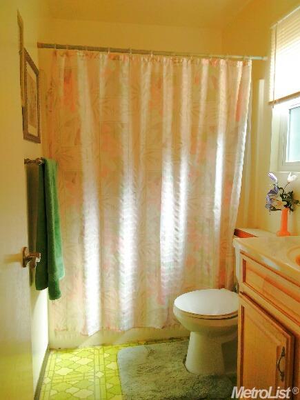 504 E Downs St, Stockton, CA 95204 photo 14