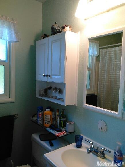 504 E Downs St, Stockton, CA 95204 photo 16