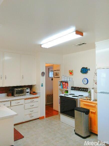 504 E Downs St, Stockton, CA 95204 photo 7