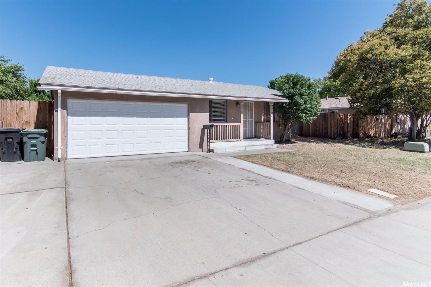 2704 Jennifer Dr, Modesto, CA 95350 photo 2