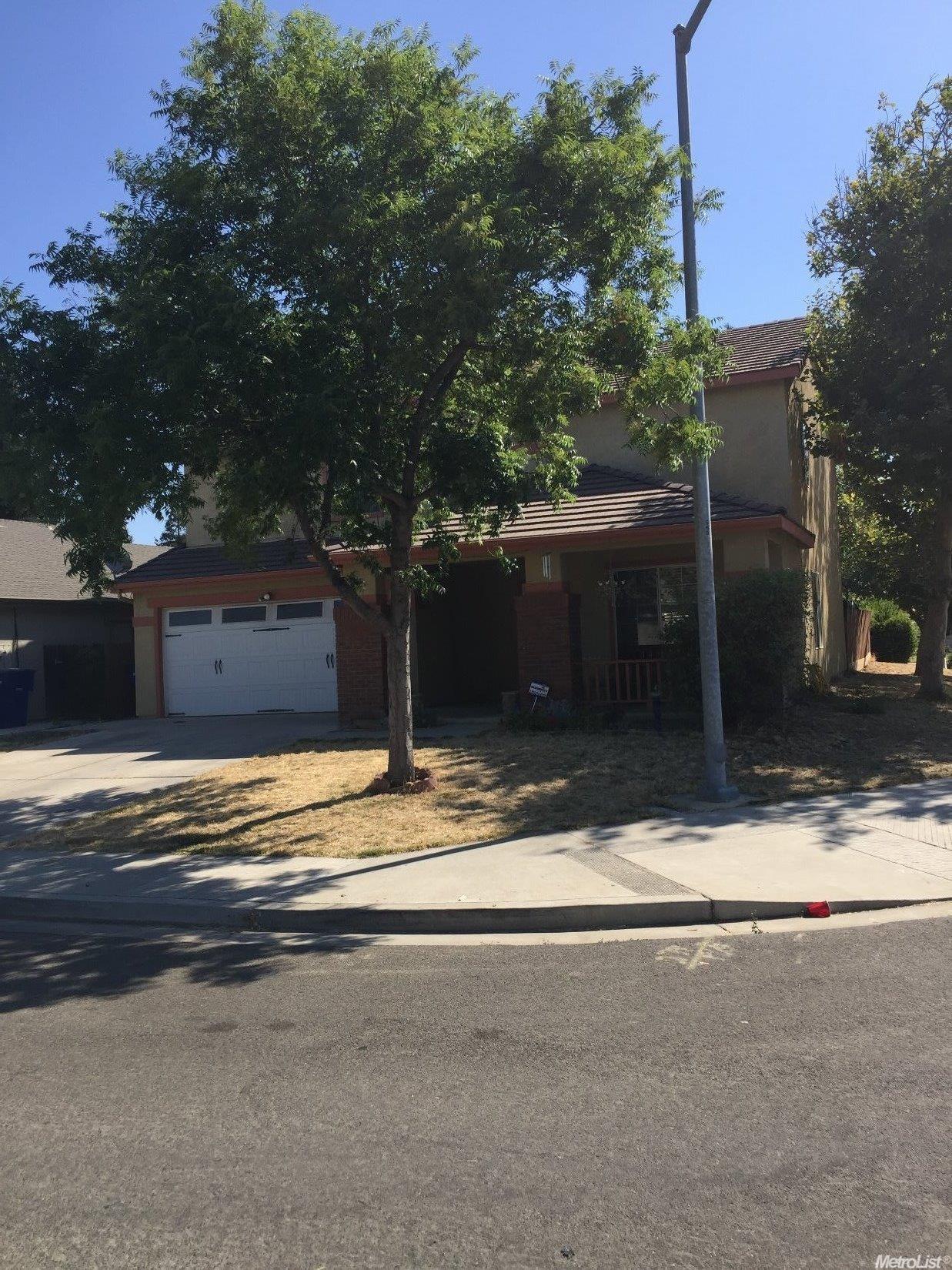 402 Thrush Dr, Patterson, CA 95363 photo 1