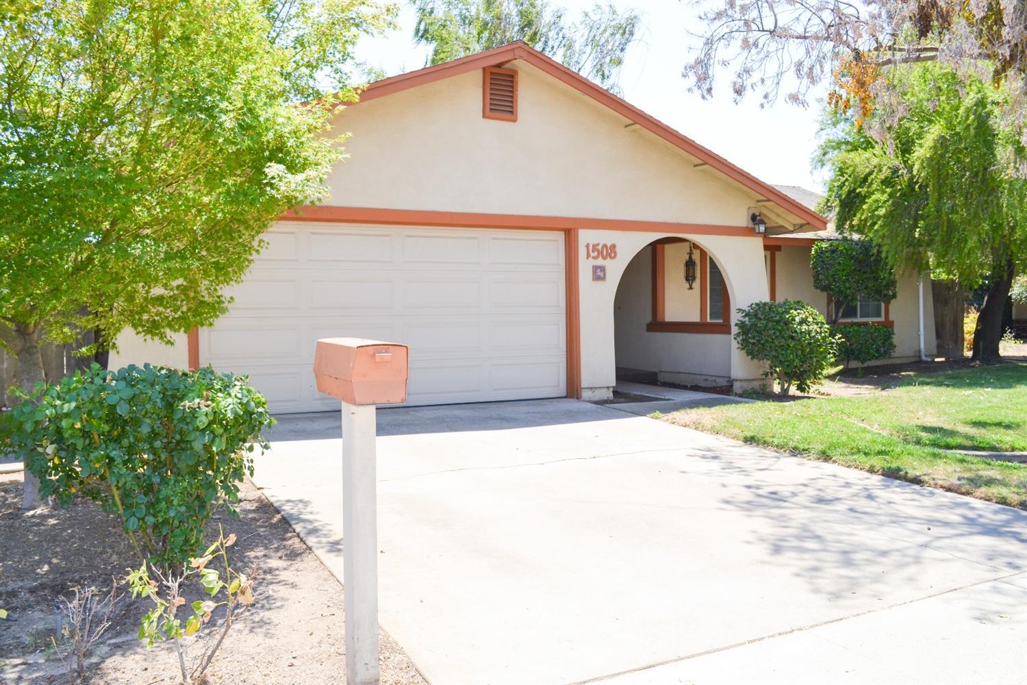 1508 Jackellen Ln, Modesto, CA 95356 photo 3