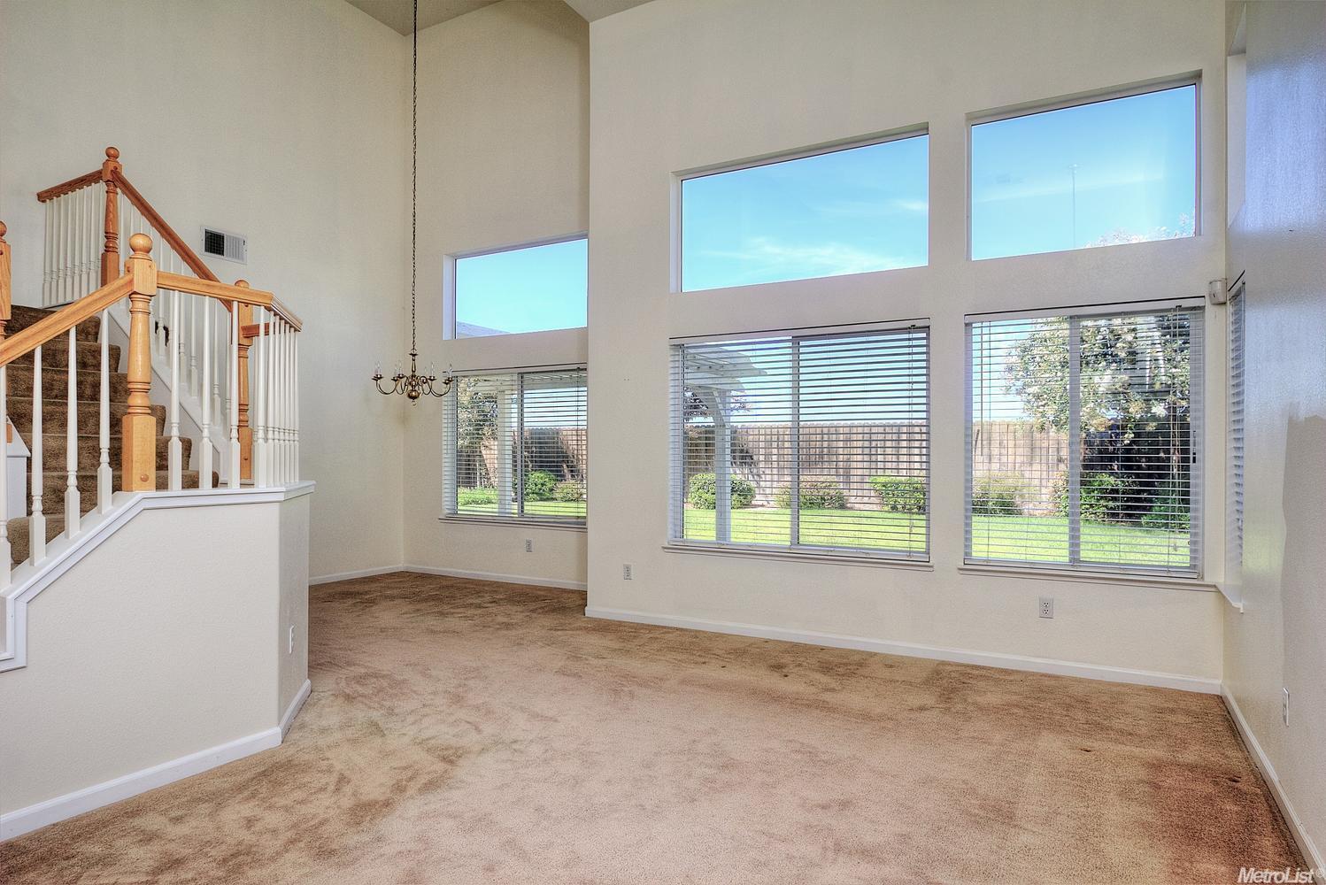 453 Montclair Ln, Tracy, CA 95376 photo 4