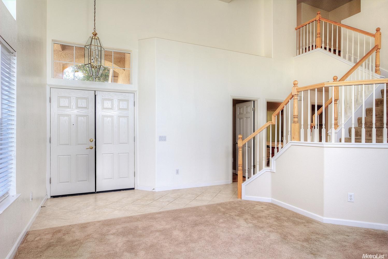 453 Montclair Ln, Tracy, CA 95376 photo 3