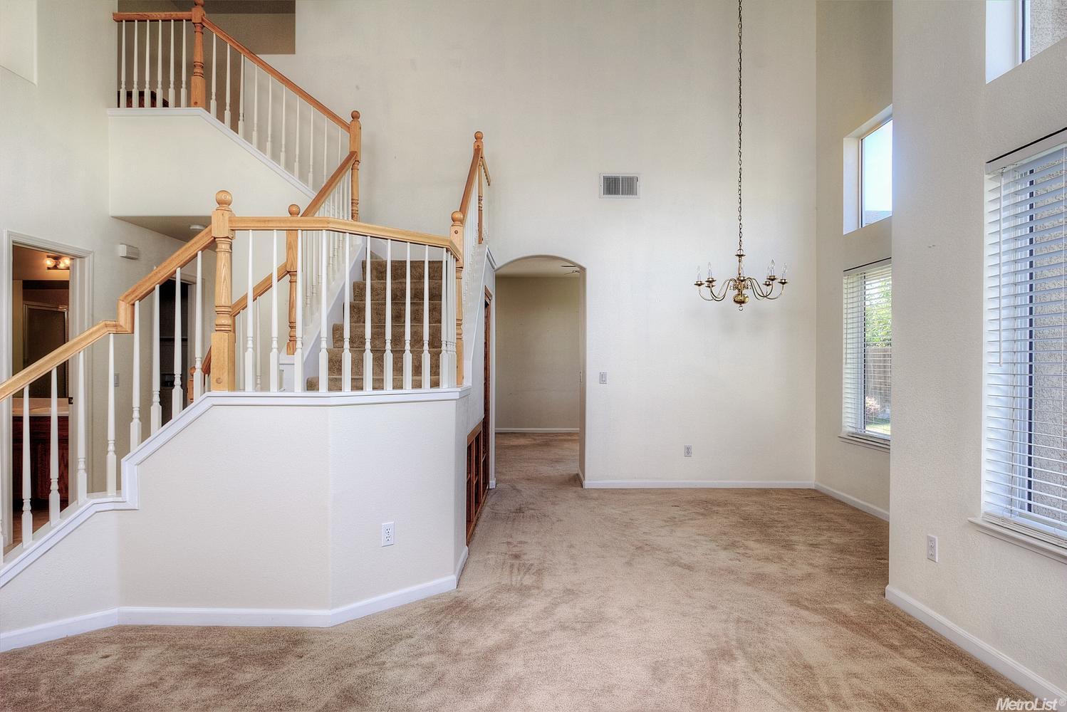 453 Montclair Ln, Tracy, CA 95376 photo 5
