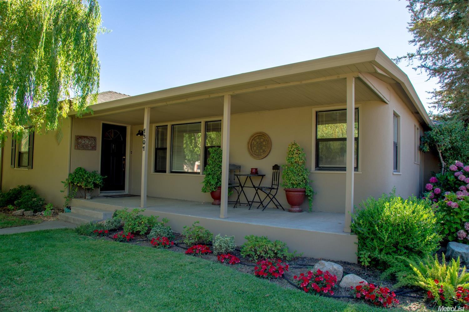 1301 S Lee Ave, Lodi, CA 95240 photo 1
