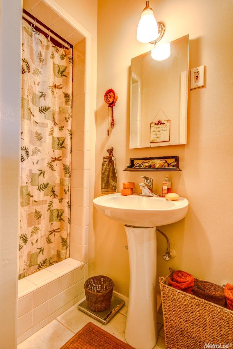 1301 S Lee Ave, Lodi, CA 95240 photo 18