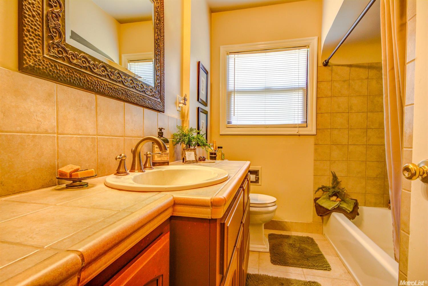 1301 S Lee Ave, Lodi, CA 95240 photo 17