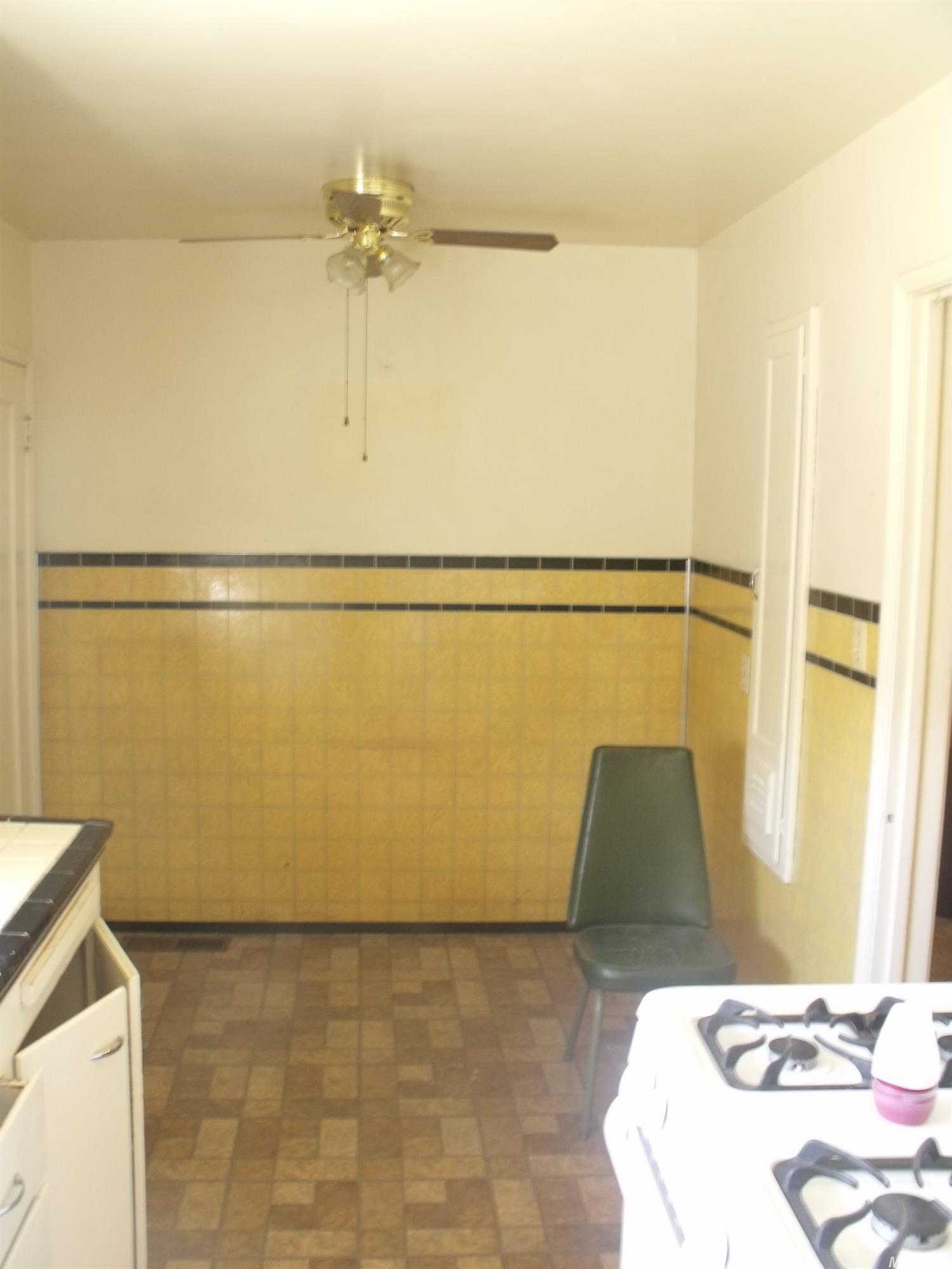 332 Second St, Gustine, CA 95322 photo 4