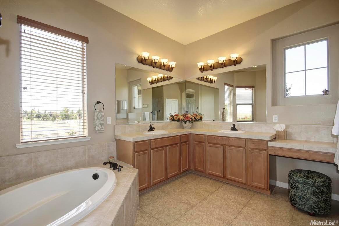 9760 Stablegate Rd, Wilton, CA 95693 photo 17