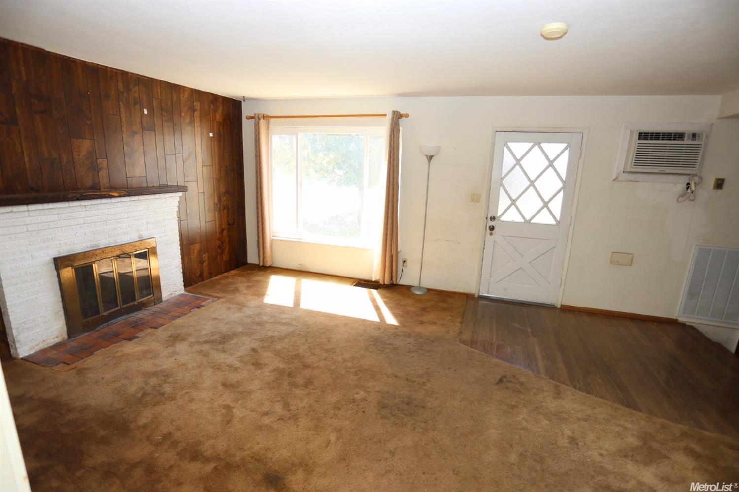 301 Olive Ct, Lodi, CA 95240 photo 2