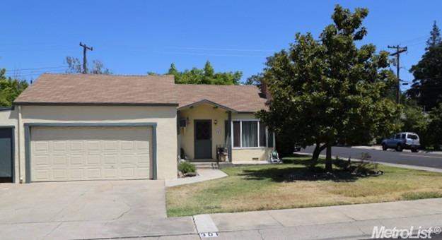 301 Olive Ct, Lodi, CA 95240 photo 1