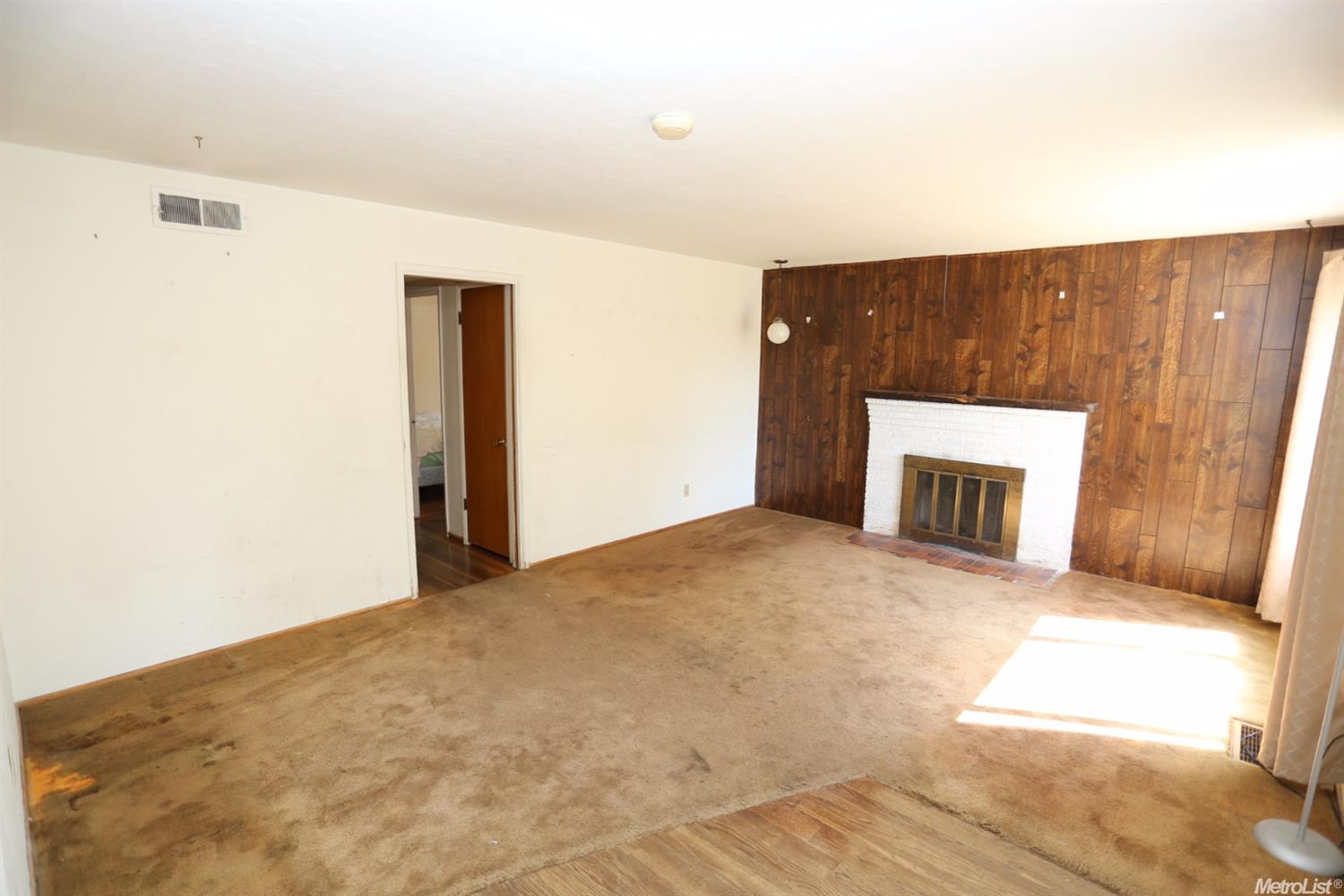 301 Olive Ct, Lodi, CA 95240 photo 3