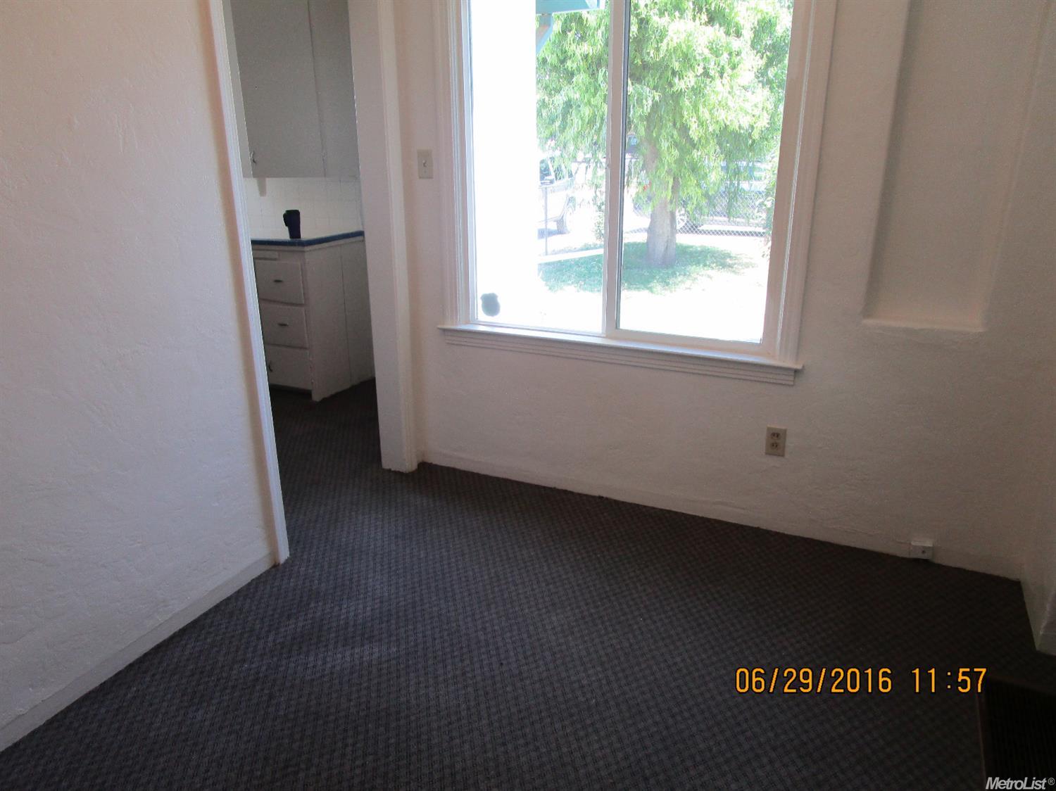 1401 Picardy Dr, Modesto, CA 95351 photo 2