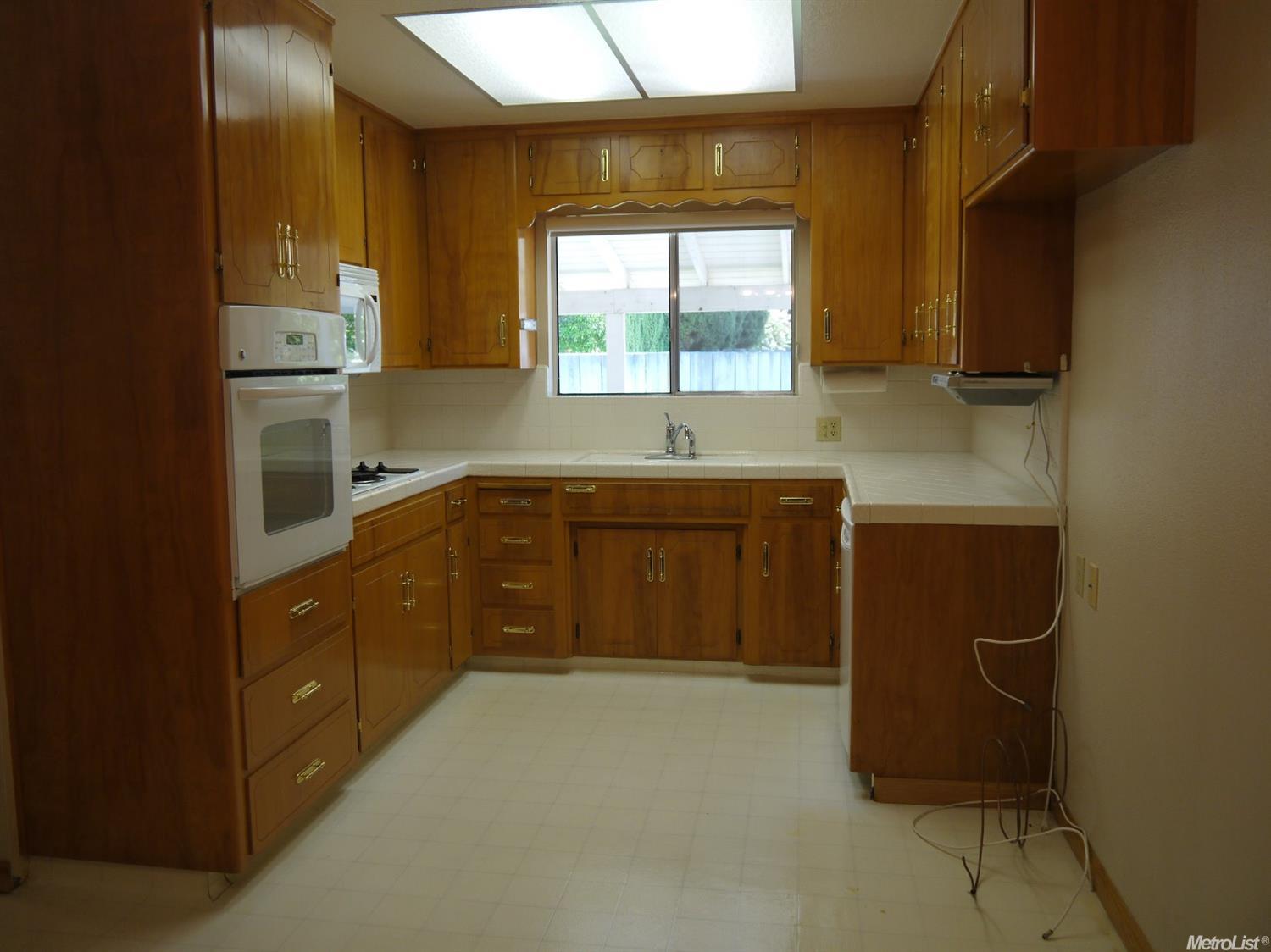 2405 Pridmore Ave, Modesto, CA 95355 photo 2
