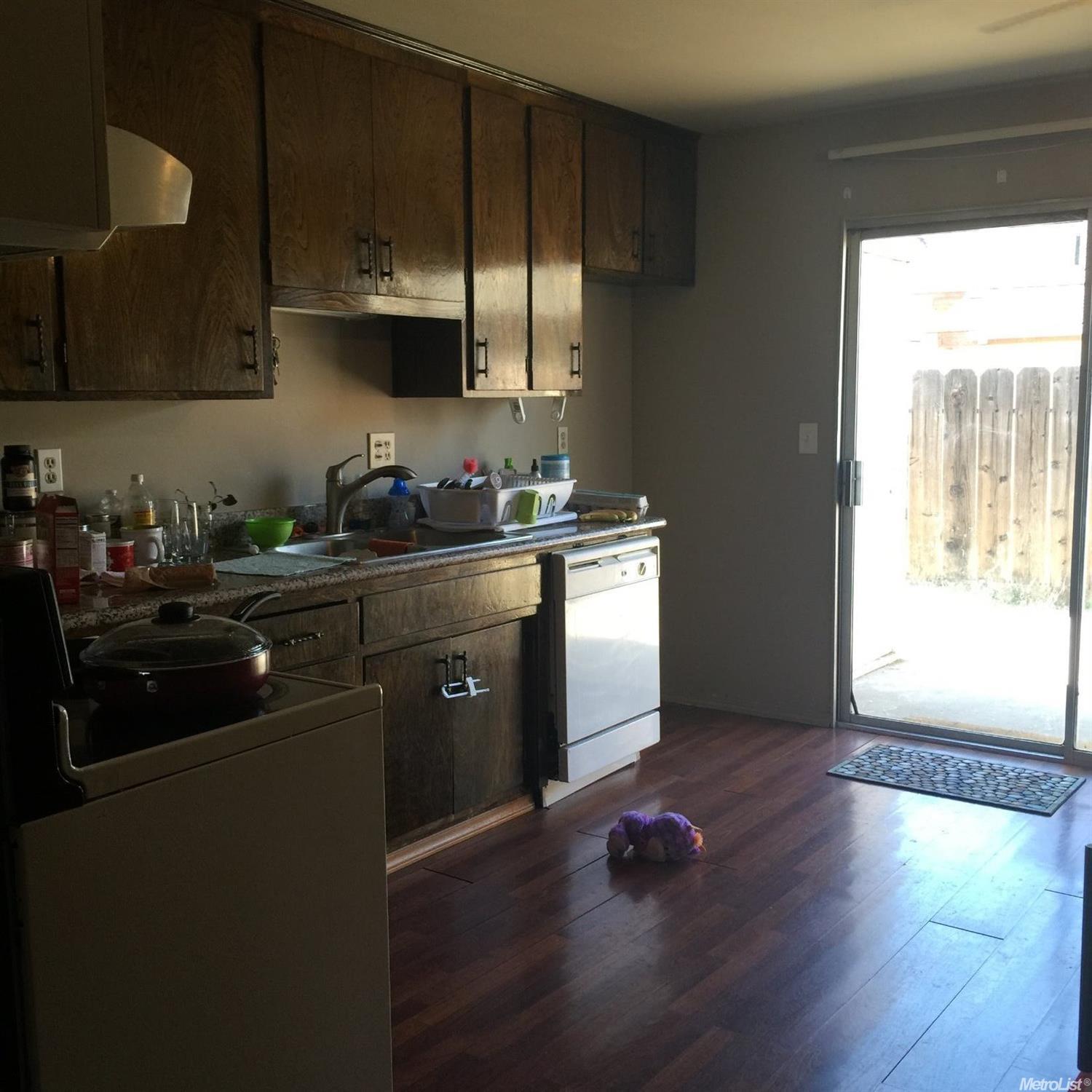 325 N Riverside Dr, Modesto, CA 95354 photo 6