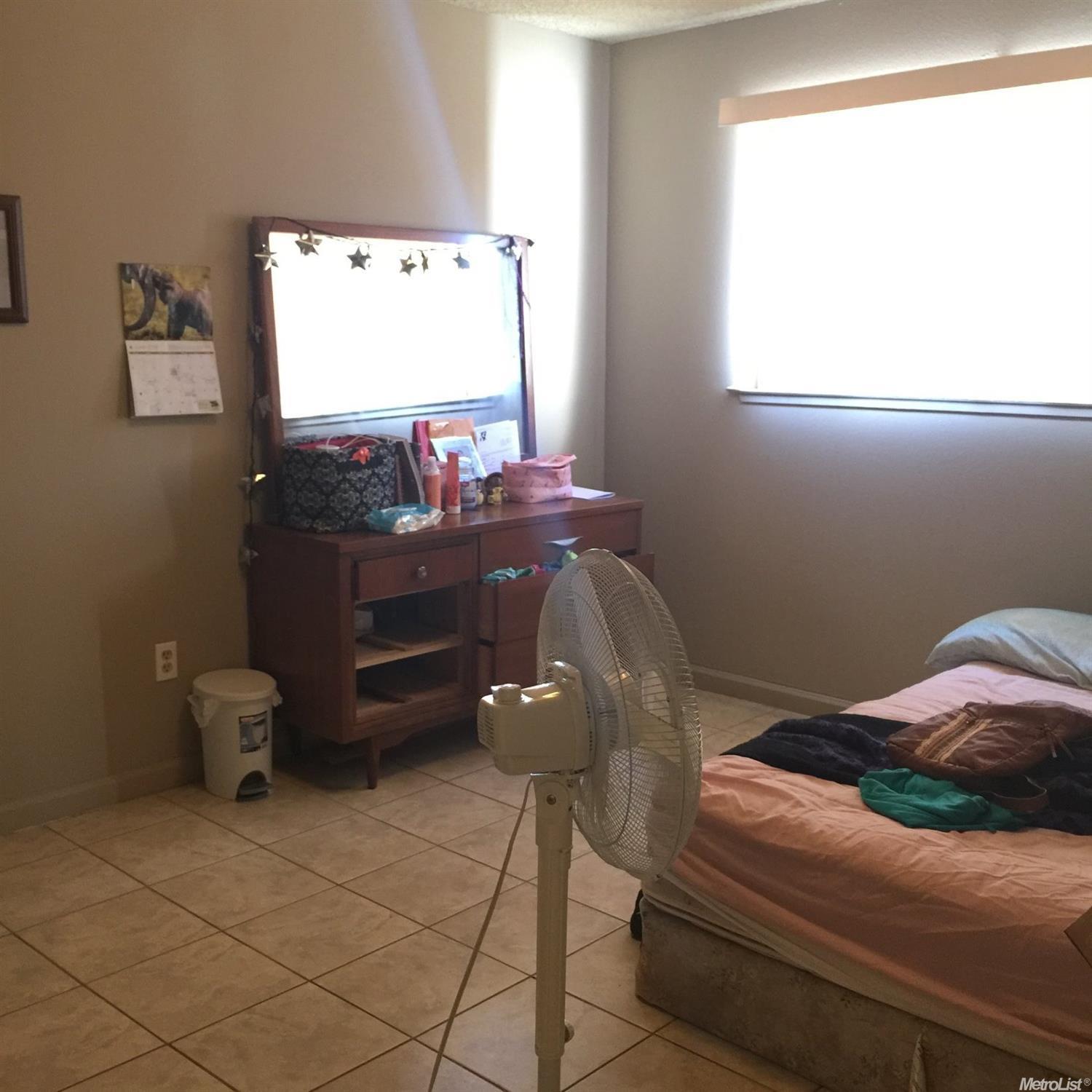 325 N Riverside Dr, Modesto, CA 95354 photo 9