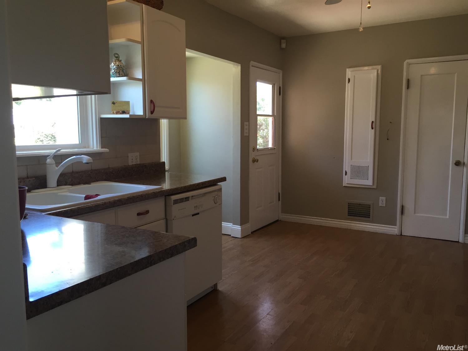 923 S Pleasant Ave, Lodi, CA 95240 photo 9