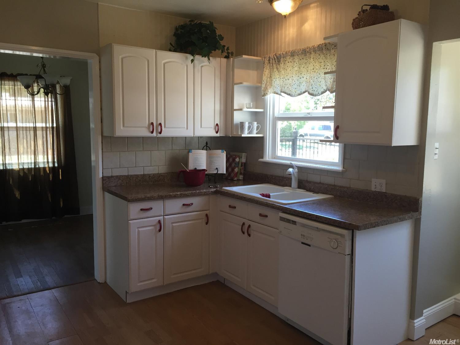 923 S Pleasant Ave, Lodi, CA 95240 photo 8