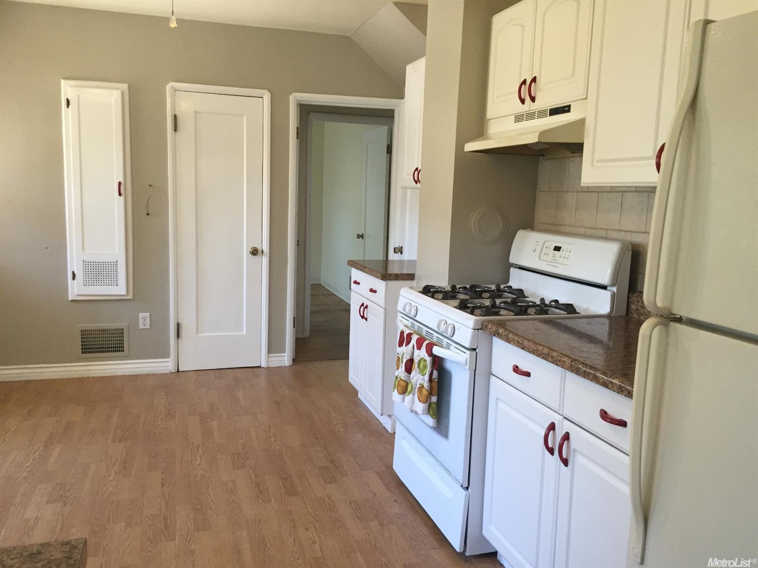 923 S Pleasant Ave, Lodi, CA 95240 photo 10