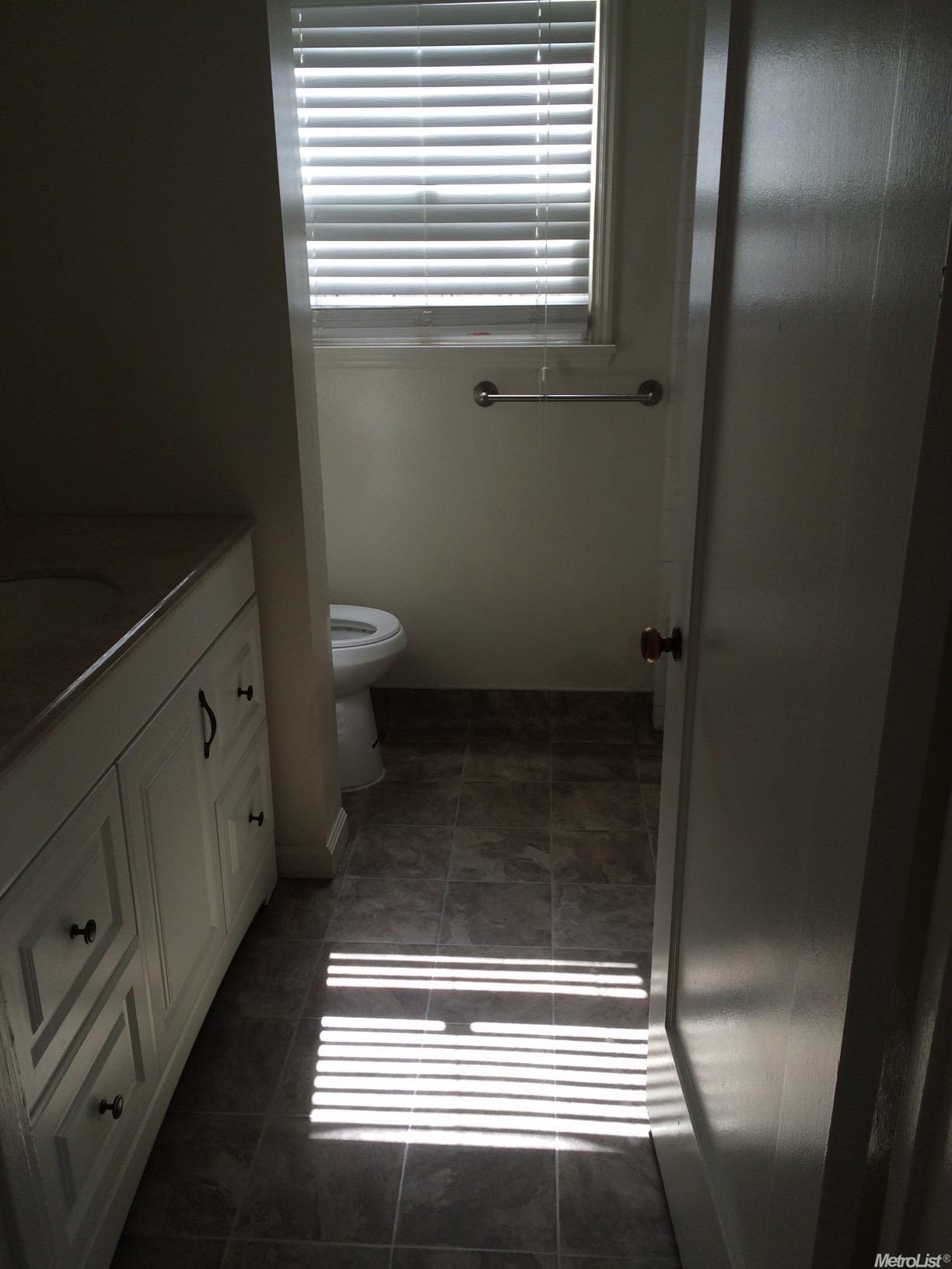 155 E 12th St, Tracy, CA 95376 photo 12
