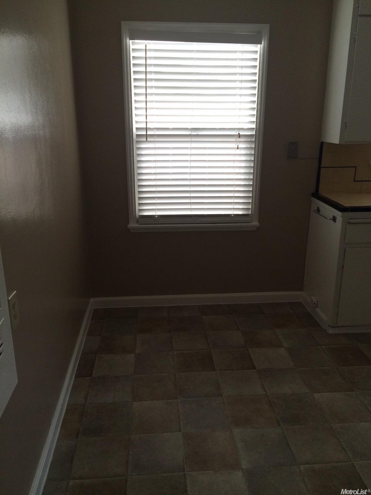 155 E 12th St, Tracy, CA 95376 photo 4