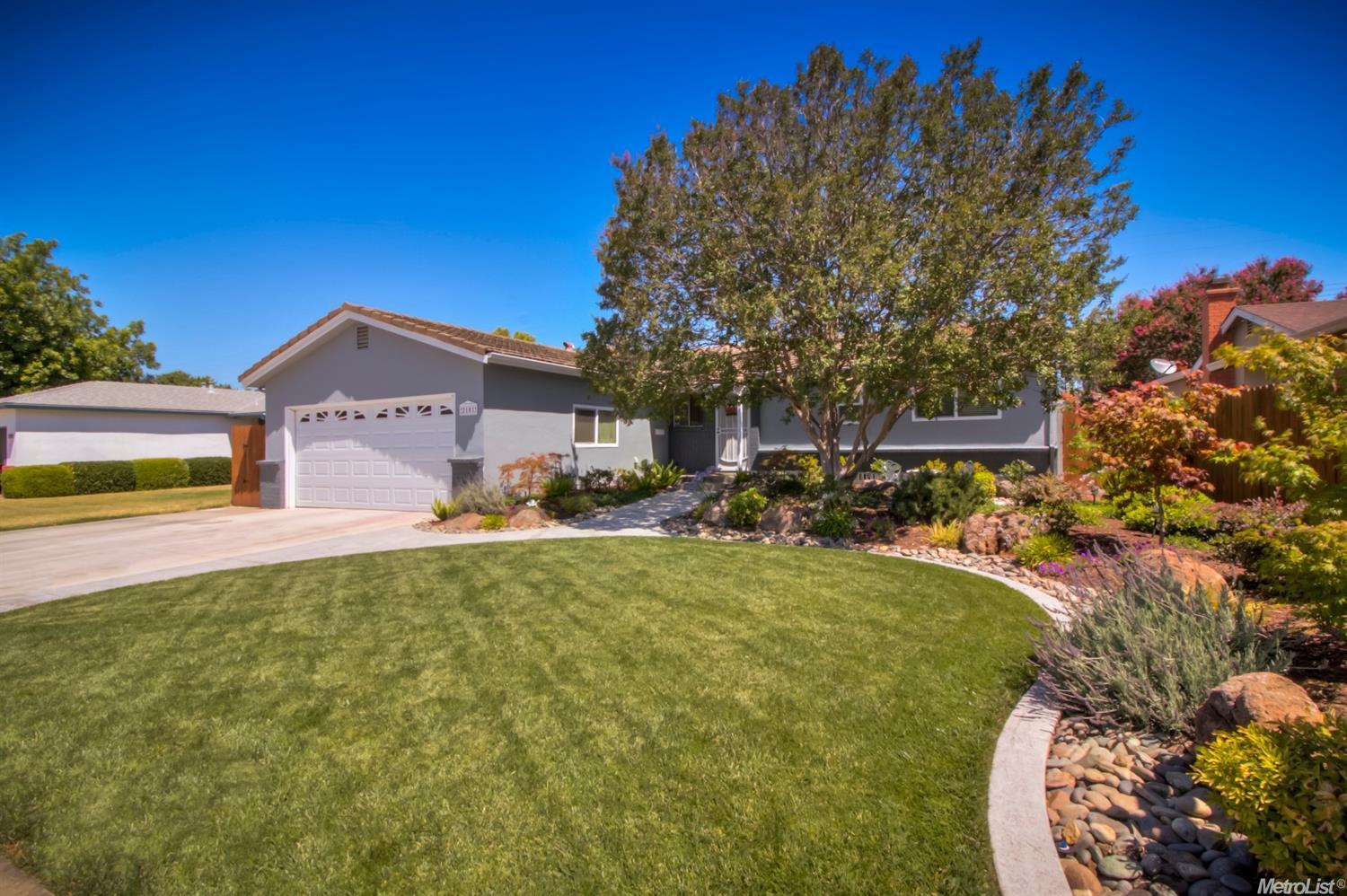 2101 Debbie Ln, Lodi, CA 95242 photo 1