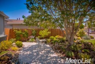 2101 Debbie Ln, Lodi, CA 95242 photo 3