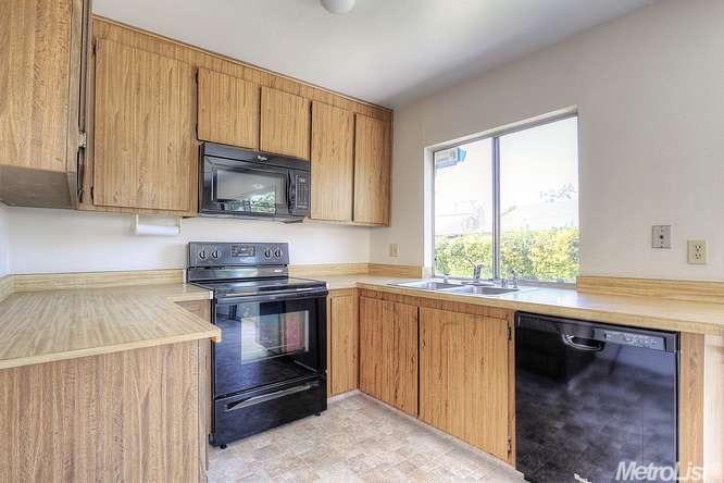 1651 Hurley Ct, Tracy, CA 95376 photo 2