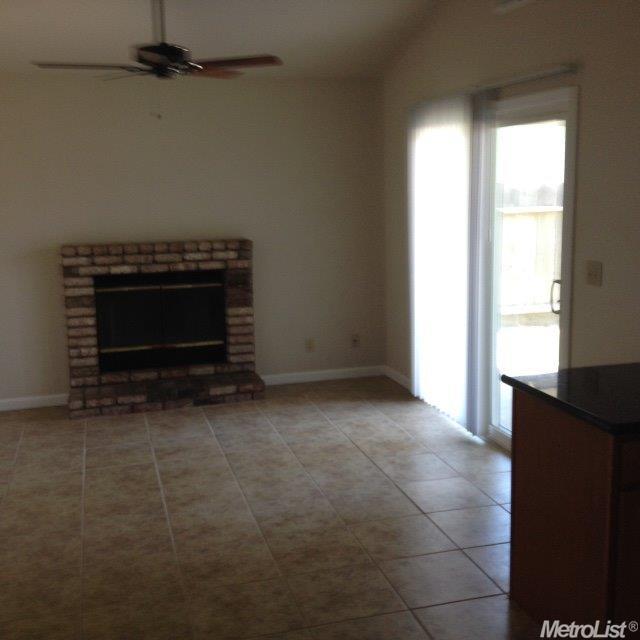 725 Mayo Way, Modesto, CA 95351 photo 4