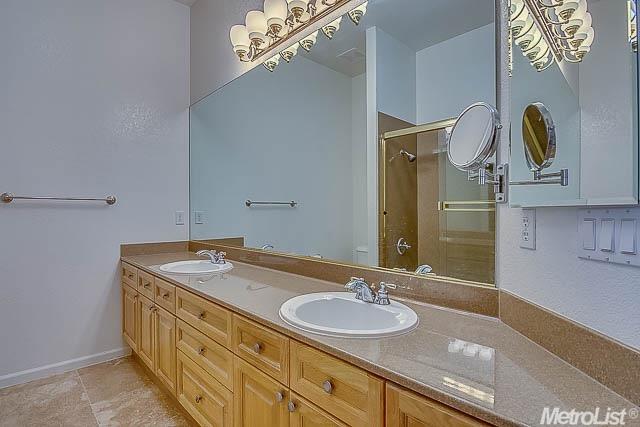 2704 Vestrella Dr, Modesto, CA 95356 photo 19